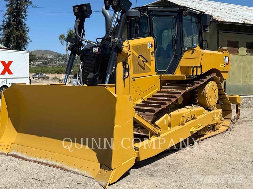 CAT D6 بلدوزرات مجنزرة