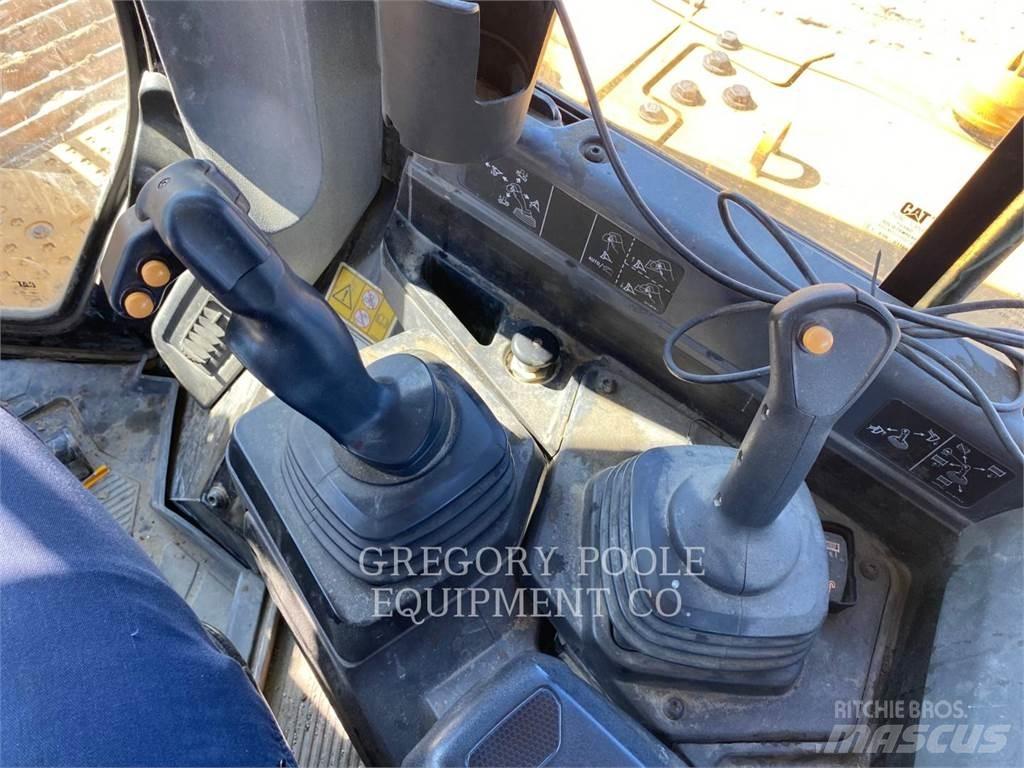 CAT D6-20 بلدوزرات مجنزرة