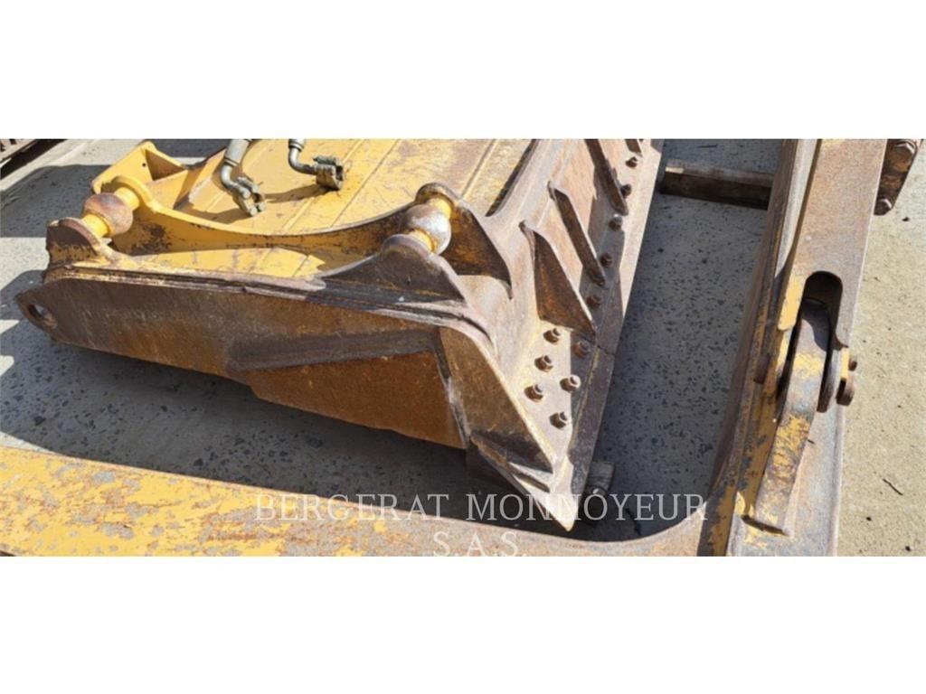 CAT D6-20 بلدوزرات مجنزرة