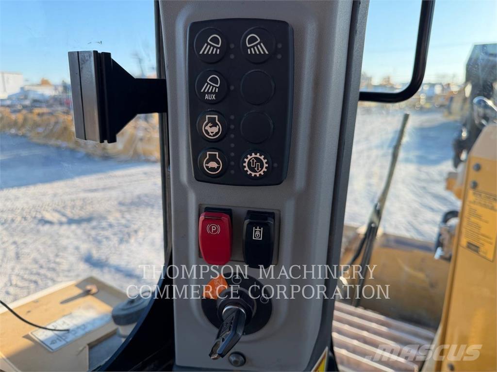 CAT D6-20 بلدوزرات مجنزرة