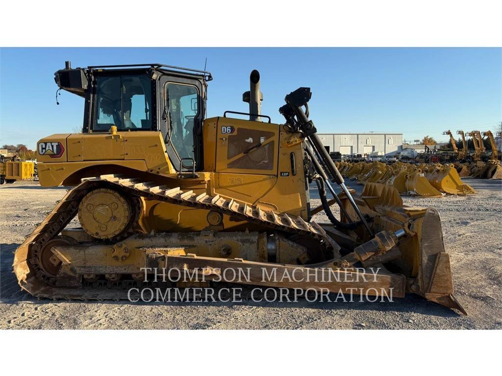 CAT D6-20 بلدوزرات مجنزرة