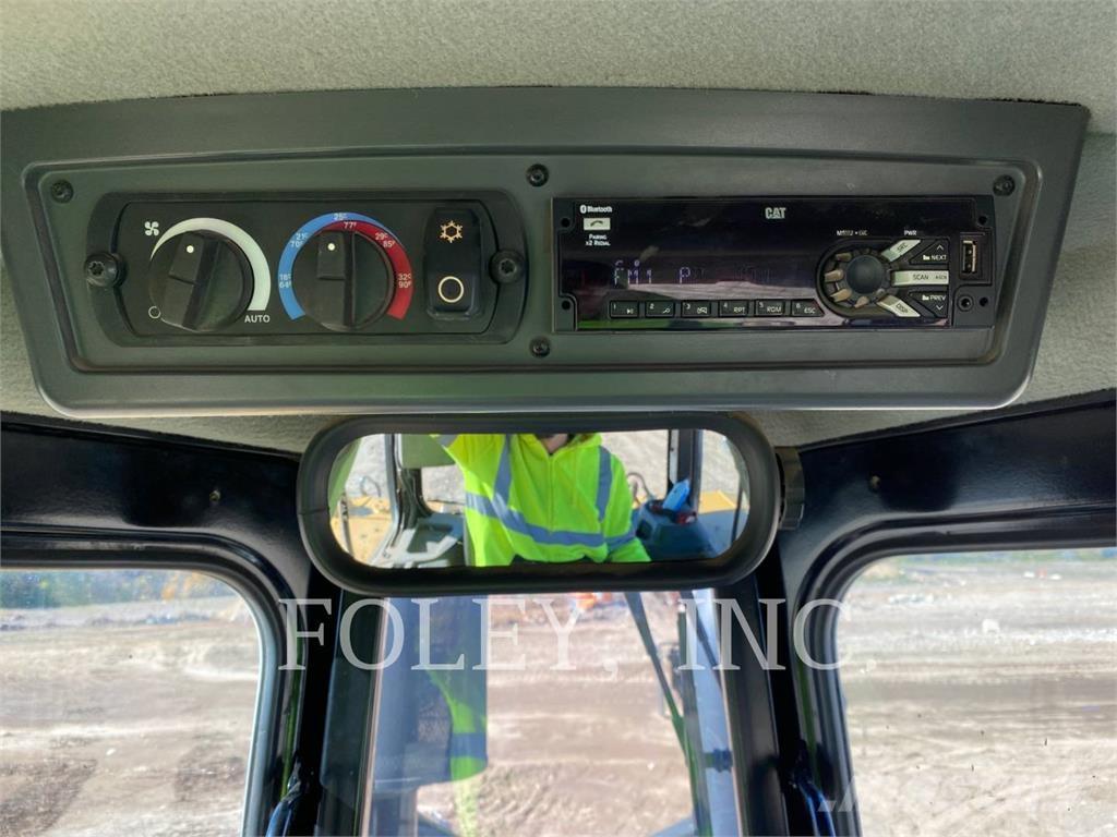 CAT D6-20 بلدوزرات مجنزرة