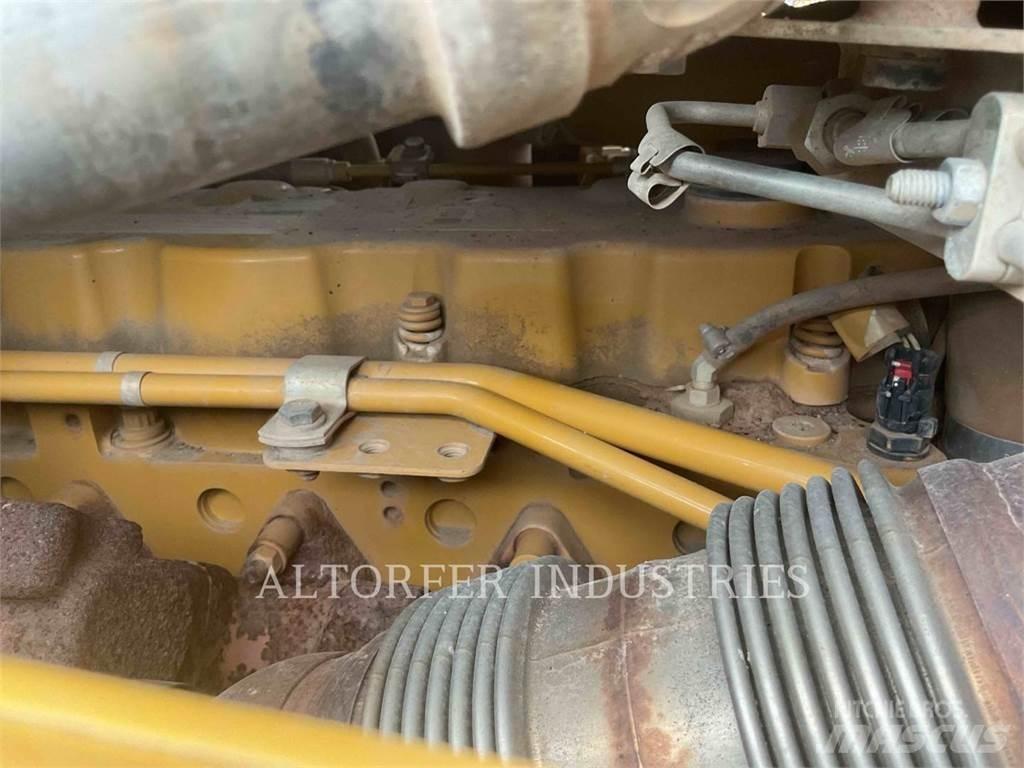 CAT D6-20PAT3D بلدوزرات مجنزرة