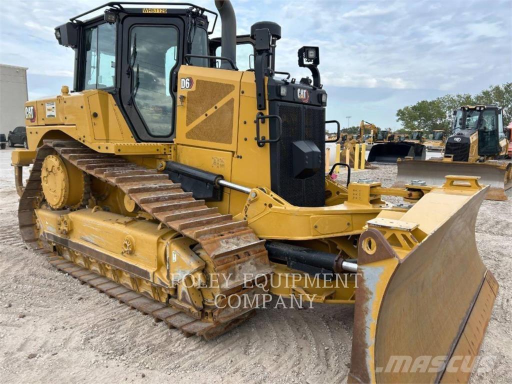 CAT D6-20V24I بلدوزرات مجنزرة