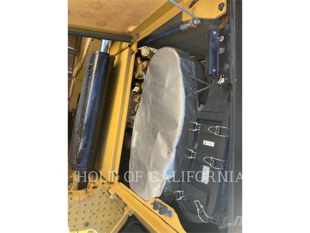 CAT D6-20VP بلدوزرات مجنزرة