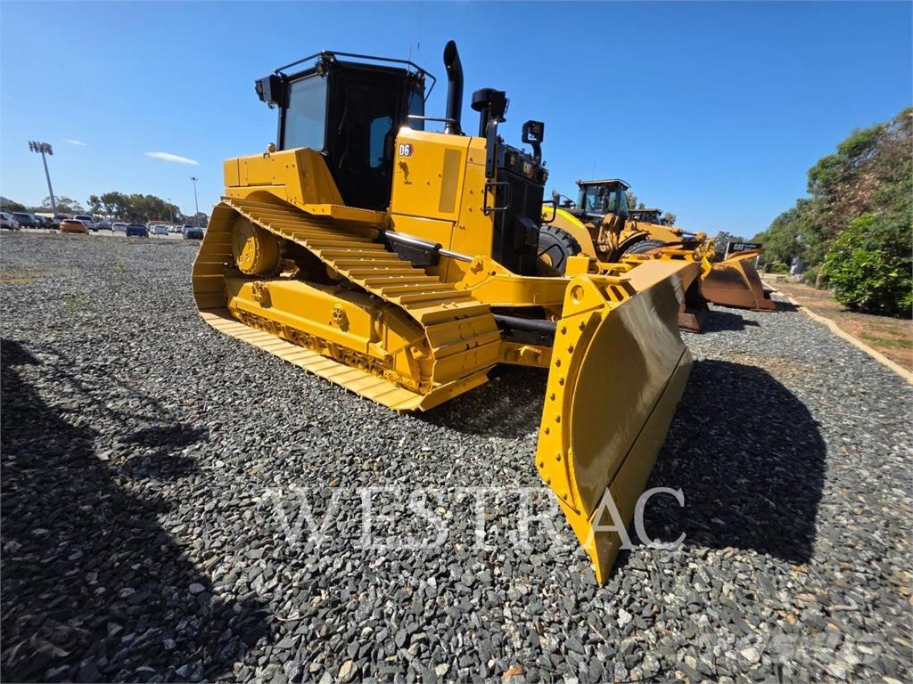 CAT D6-20VP بلدوزرات مجنزرة