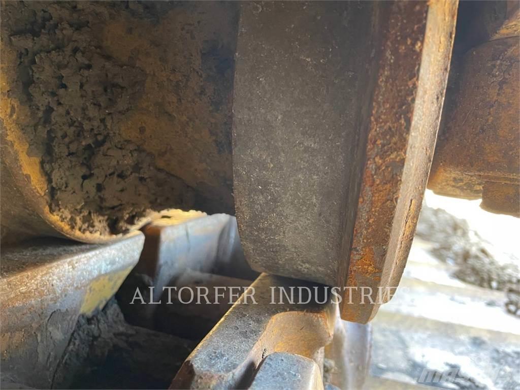 CAT D6-20VPAT بلدوزرات مجنزرة