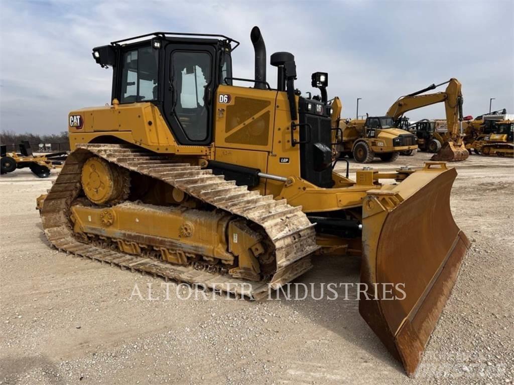 CAT D6-20VPAT بلدوزرات مجنزرة
