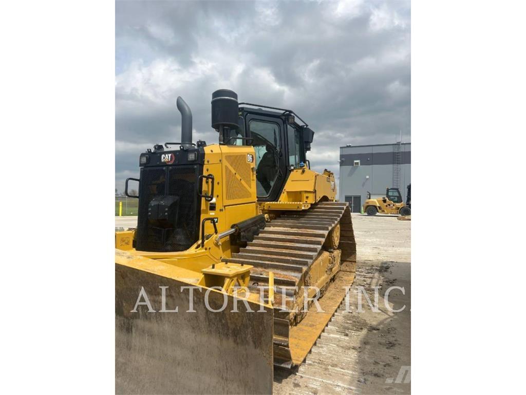 CAT D6-20VPAT بلدوزرات مجنزرة