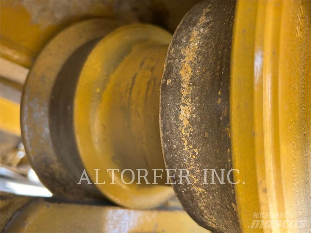 CAT D6-20VPAT بلدوزرات مجنزرة