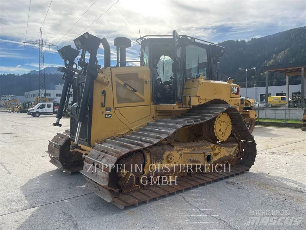 CAT D6-20XE بلدوزرات مجنزرة