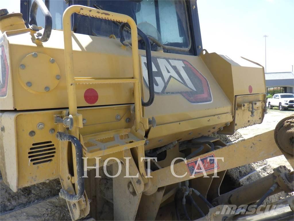 CAT D6-20XEVP بلدوزرات مجنزرة