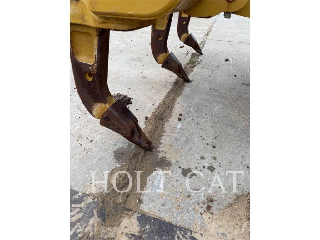 CAT D6 3D بلدوزرات مجنزرة