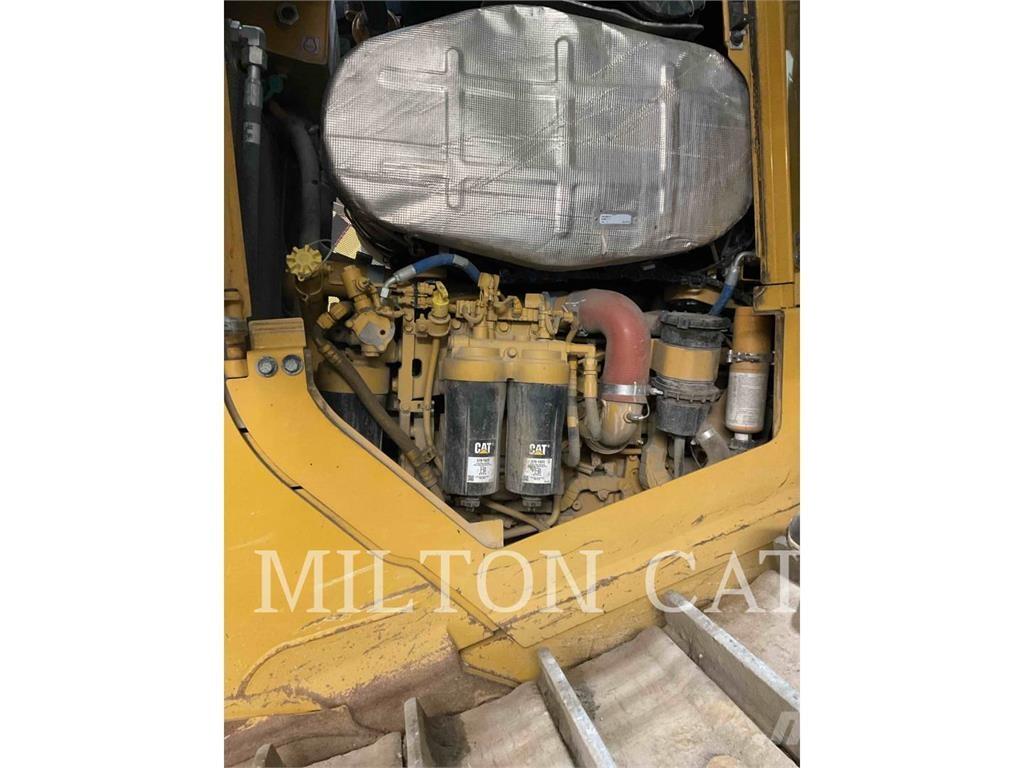 CAT D6 LGP بلدوزرات مجنزرة