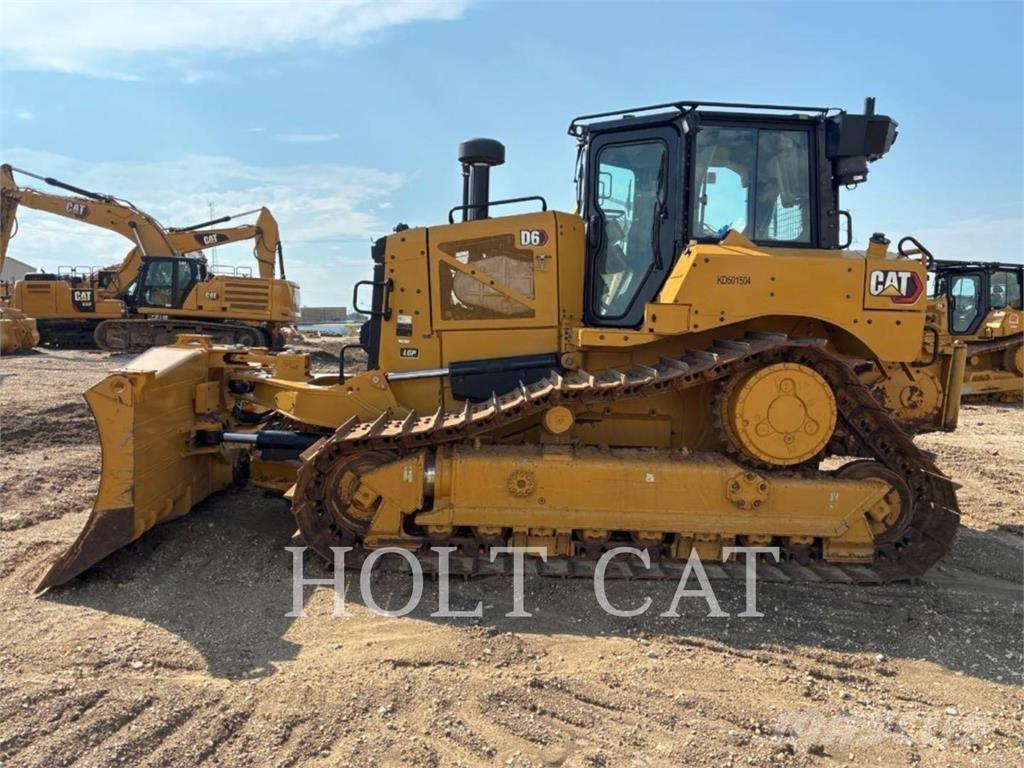 CAT D6 LGPVP3 بلدوزرات مجنزرة