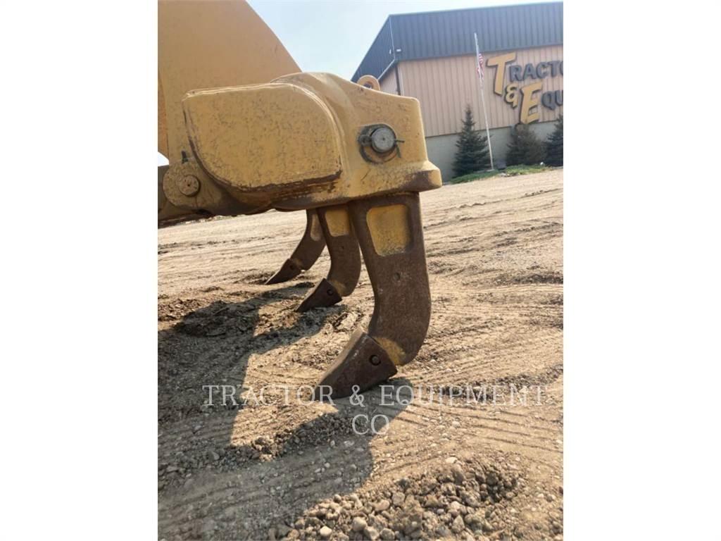 CAT D6 LGPVPAT بلدوزرات مجنزرة