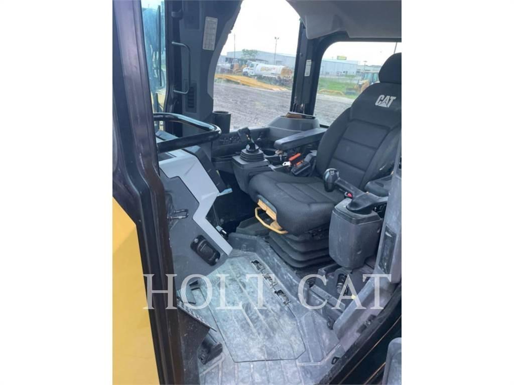 CAT D6 LGPVPWH بلدوزرات مجنزرة
