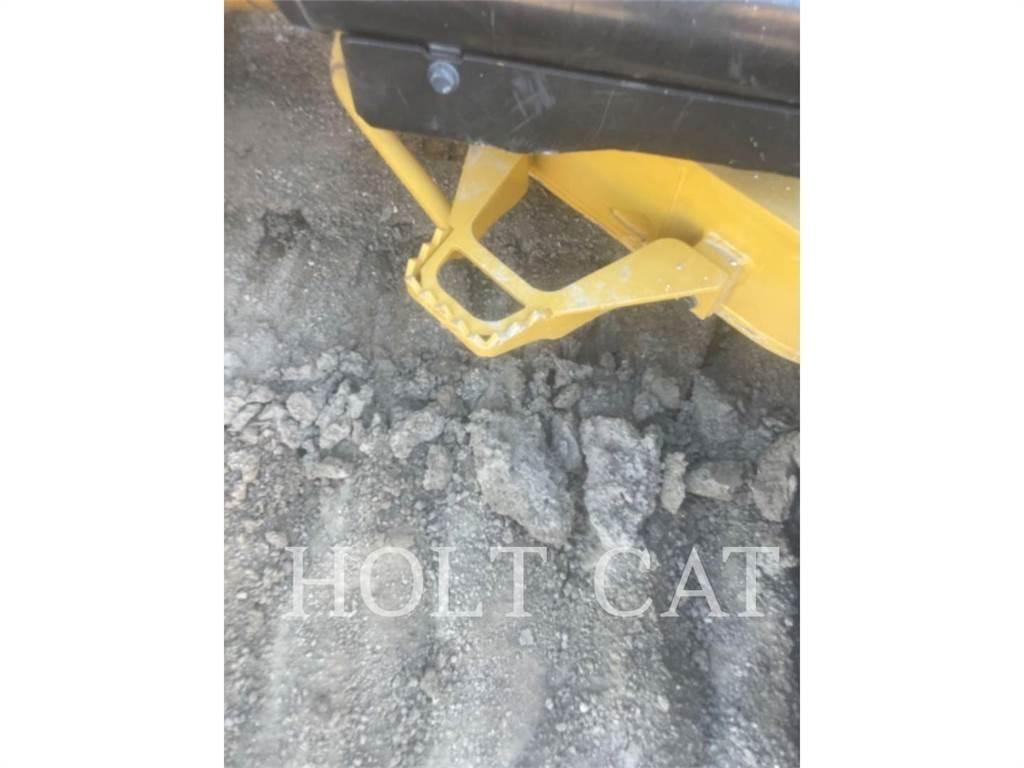 CAT D6 VP بلدوزرات مجنزرة