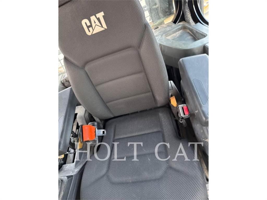 CAT D6 VP بلدوزرات مجنزرة