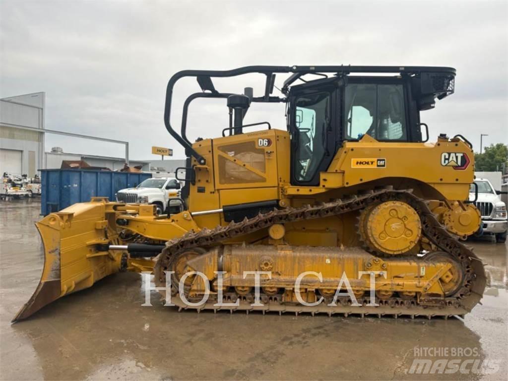 CAT D6 VP بلدوزرات مجنزرة