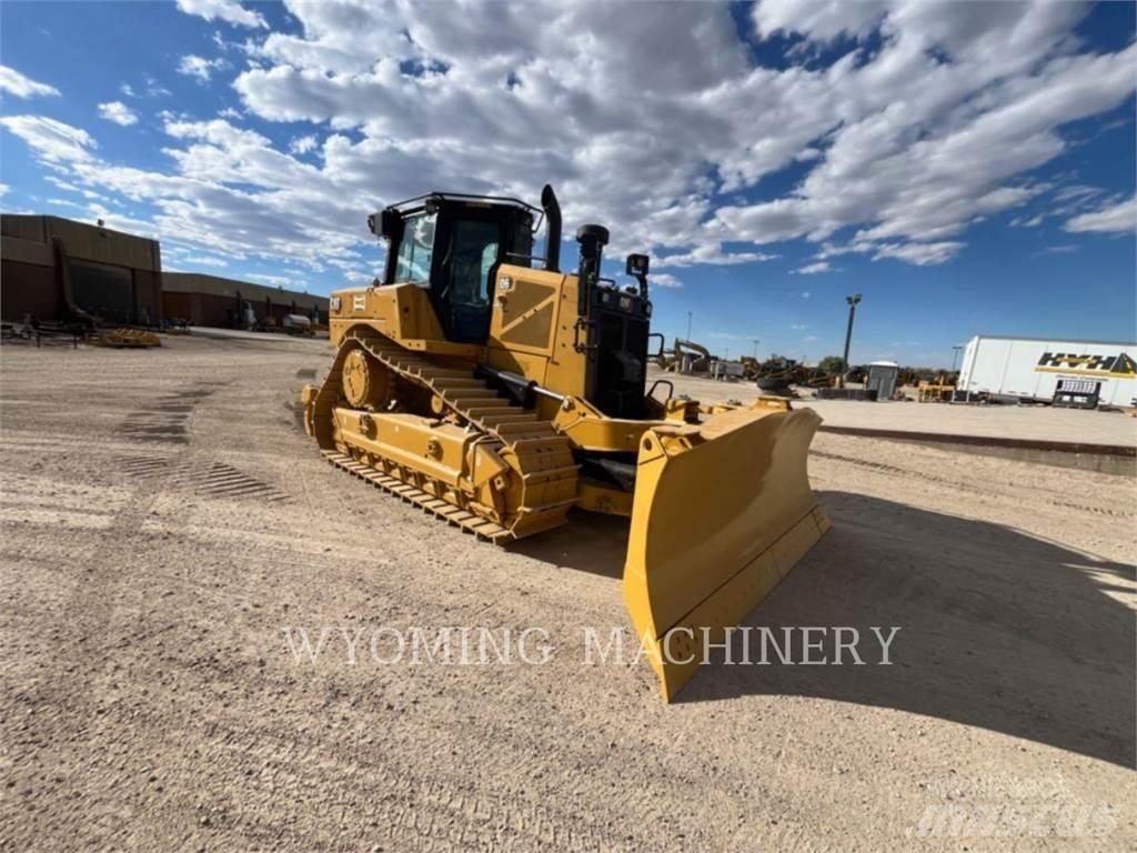 CAT D6 VP بلدوزرات مجنزرة