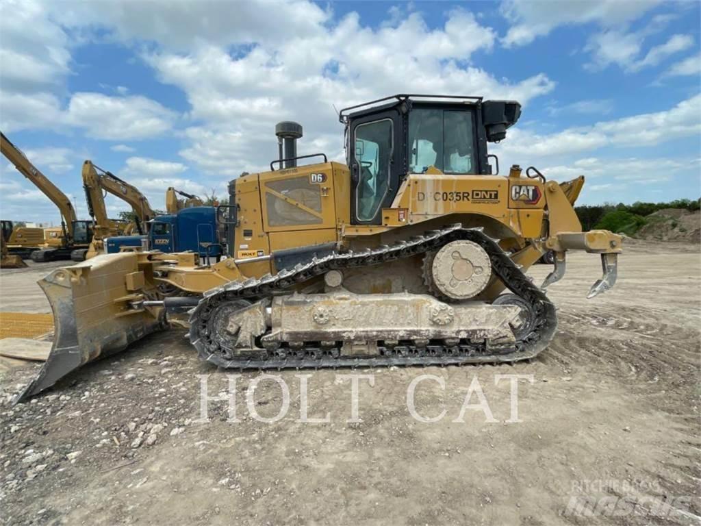 CAT D6 VP بلدوزرات مجنزرة