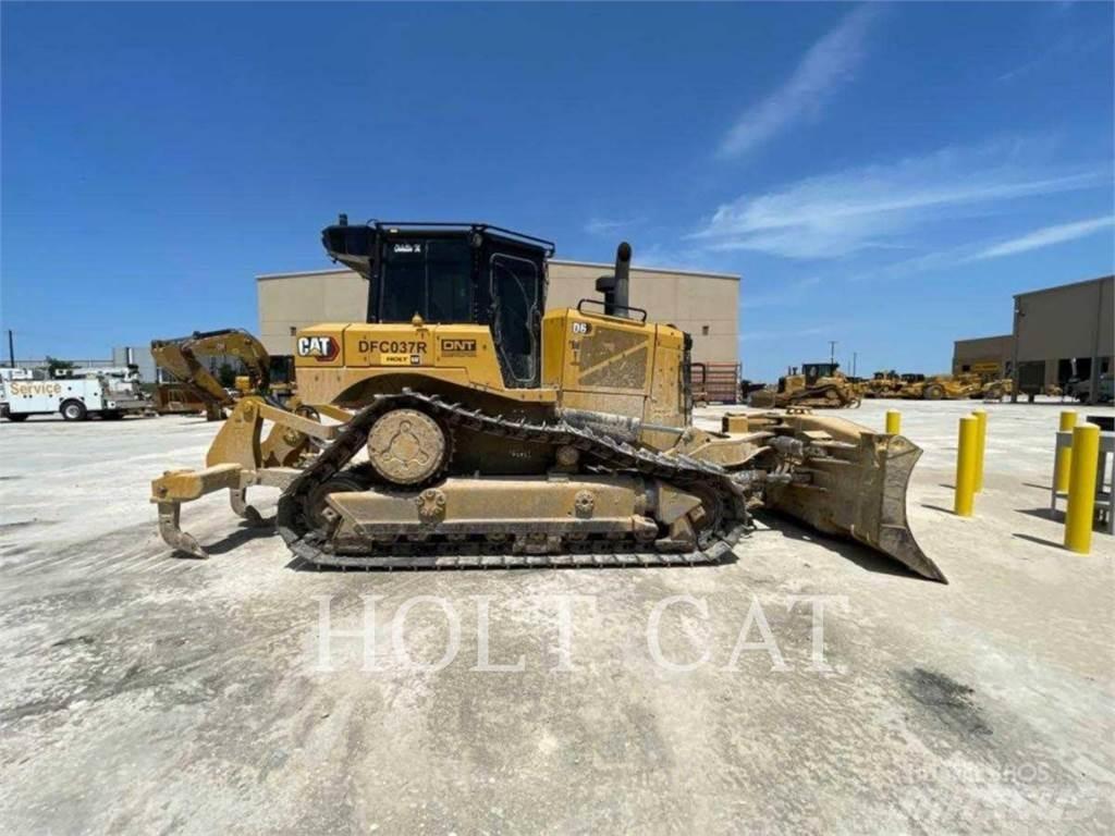CAT D6 VP بلدوزرات مجنزرة
