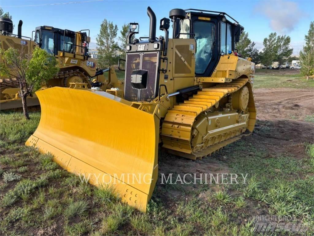 CAT D6 VP بلدوزرات مجنزرة