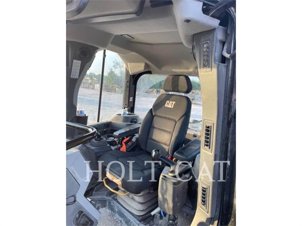 CAT D6 VP بلدوزرات مجنزرة