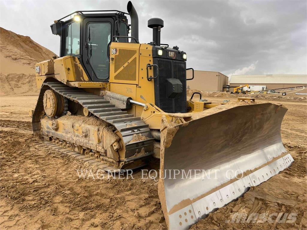 CAT D6 VP بلدوزرات مجنزرة