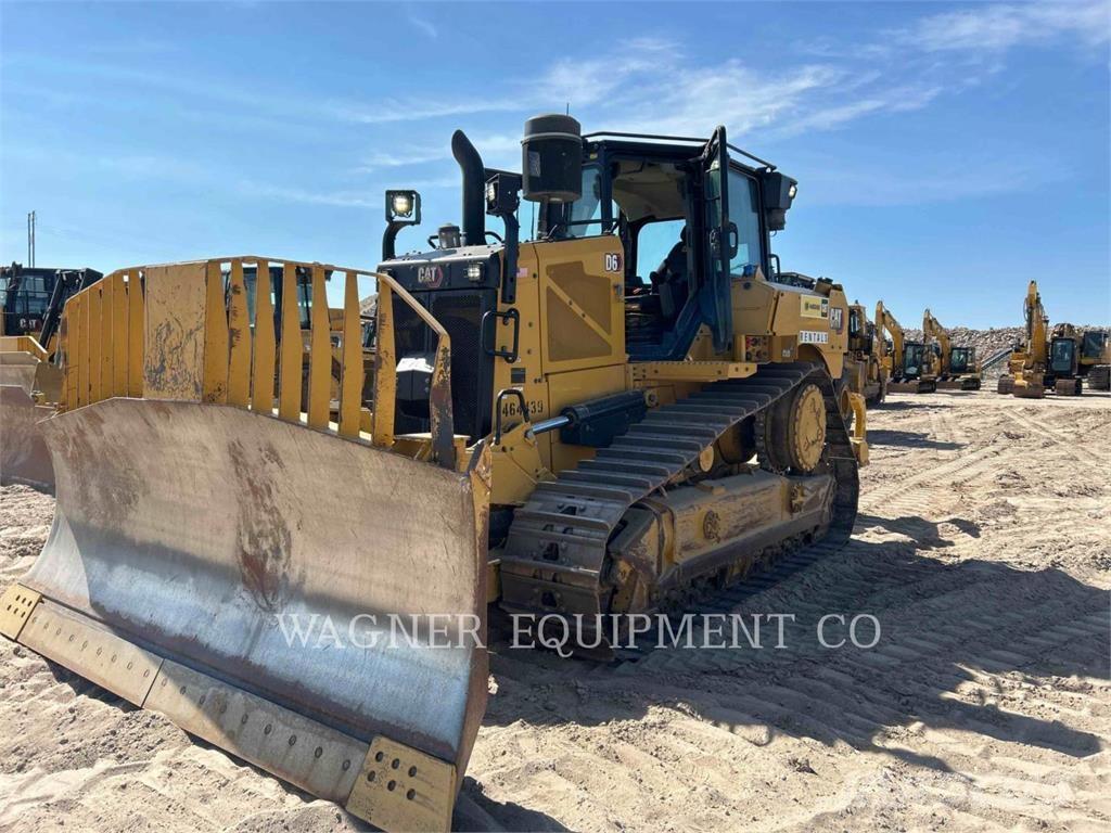 CAT D6 VP بلدوزرات مجنزرة