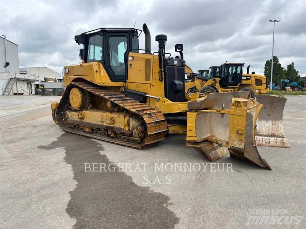 CAT D6 VPAT بلدوزرات مجنزرة