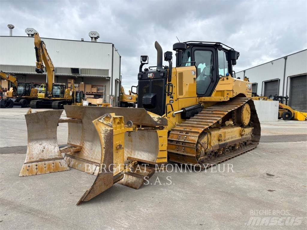 CAT D6 VPAT بلدوزرات مجنزرة