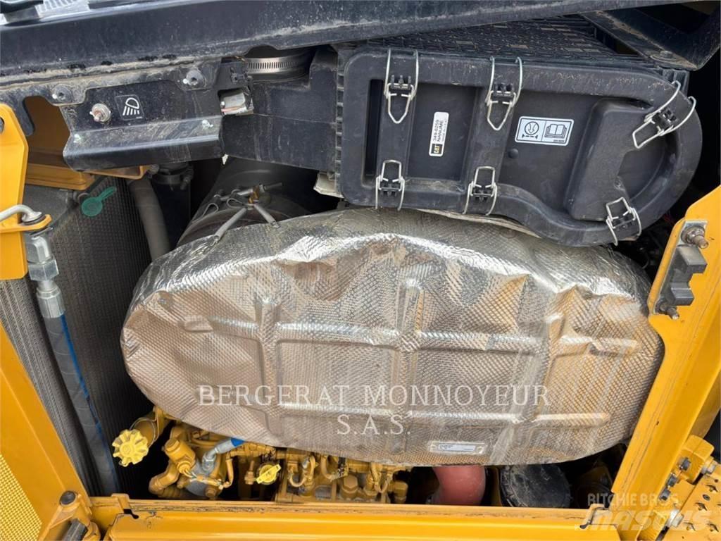 CAT D6 VPAT بلدوزرات مجنزرة