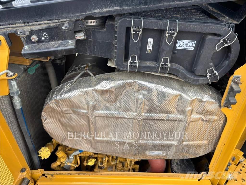 CAT D6 VPAT بلدوزرات مجنزرة