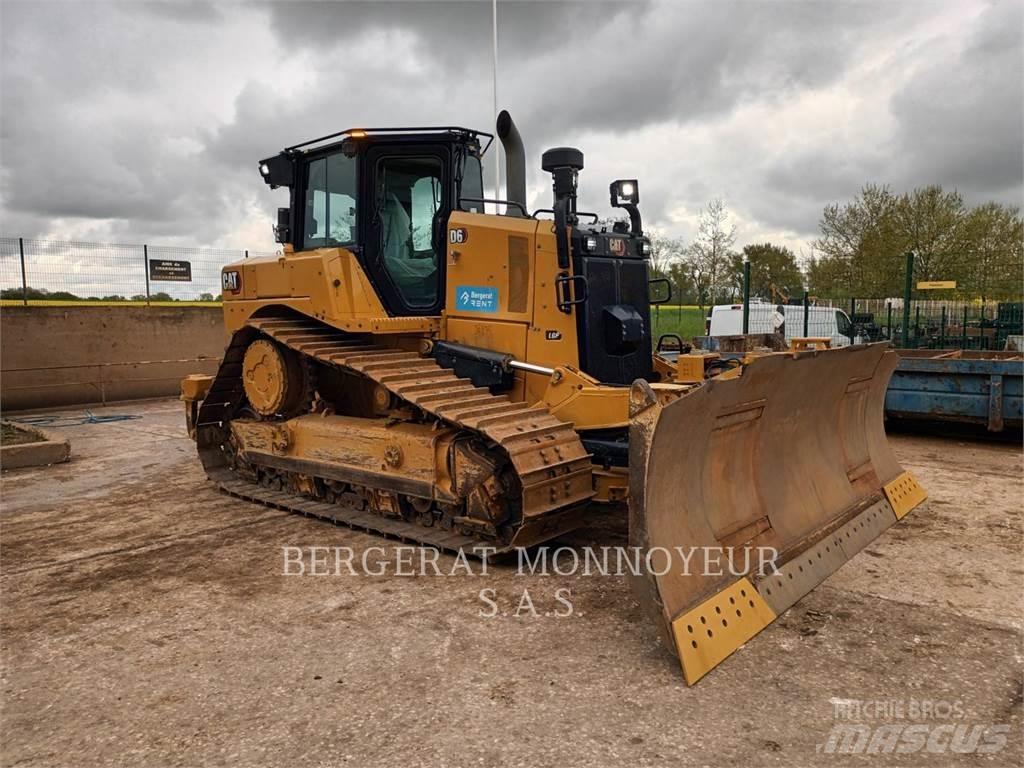 CAT D6 VPAT بلدوزرات مجنزرة