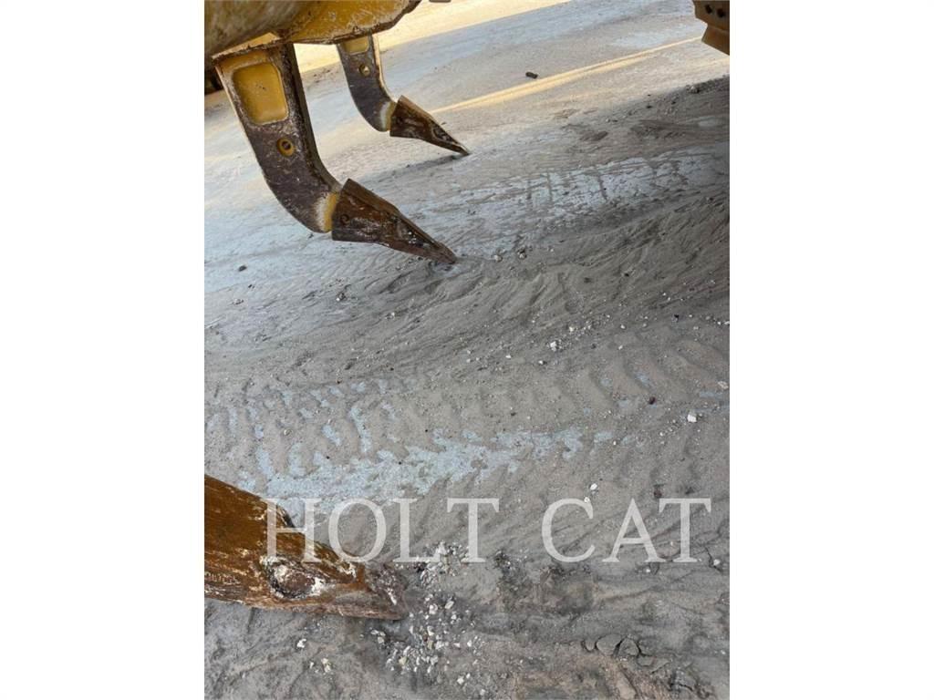 CAT D6 XE بلدوزرات مجنزرة