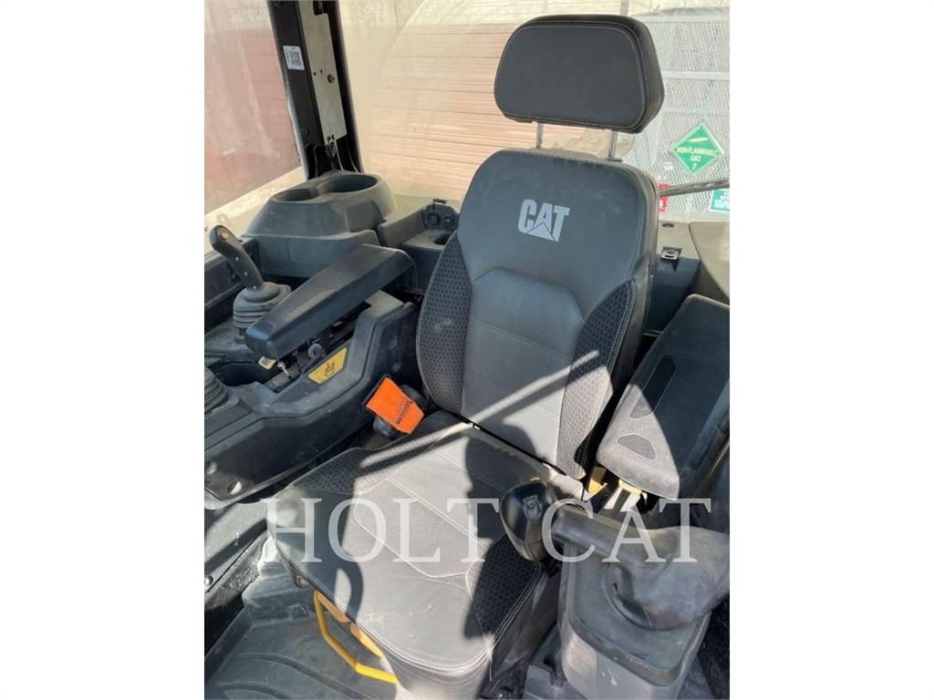 CAT D6 XELGPVP بلدوزرات مجنزرة