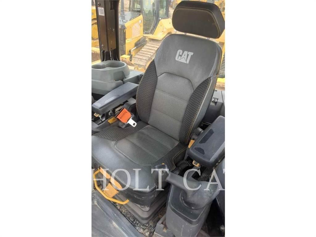 CAT D6 XELGPVP بلدوزرات مجنزرة