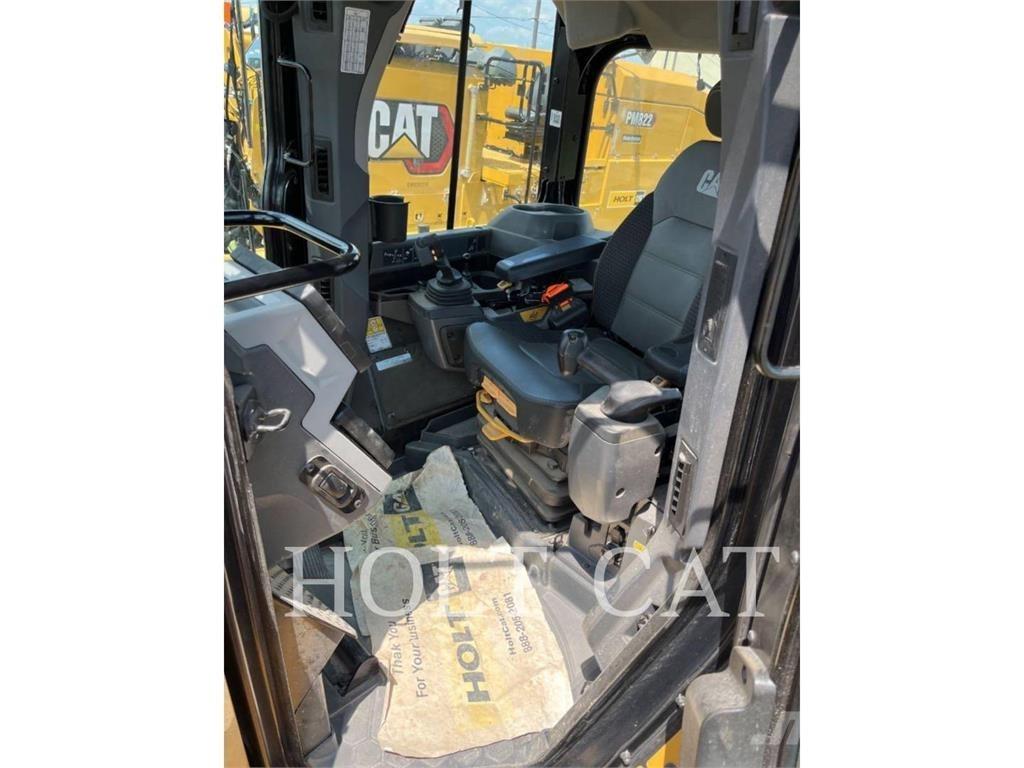 CAT D6 XELGPVP بلدوزرات مجنزرة