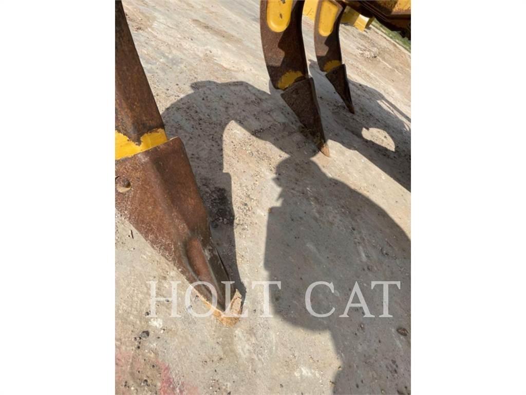 CAT D6 XL بلدوزرات مجنزرة