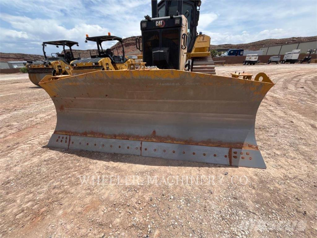 CAT D6 XL VP بلدوزرات مجنزرة