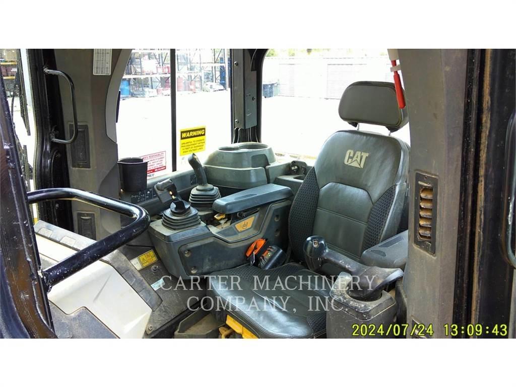 CAT D6-XWVP AR بلدوزرات مجنزرة