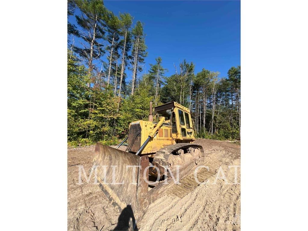 CAT D6D بلدوزرات مجنزرة