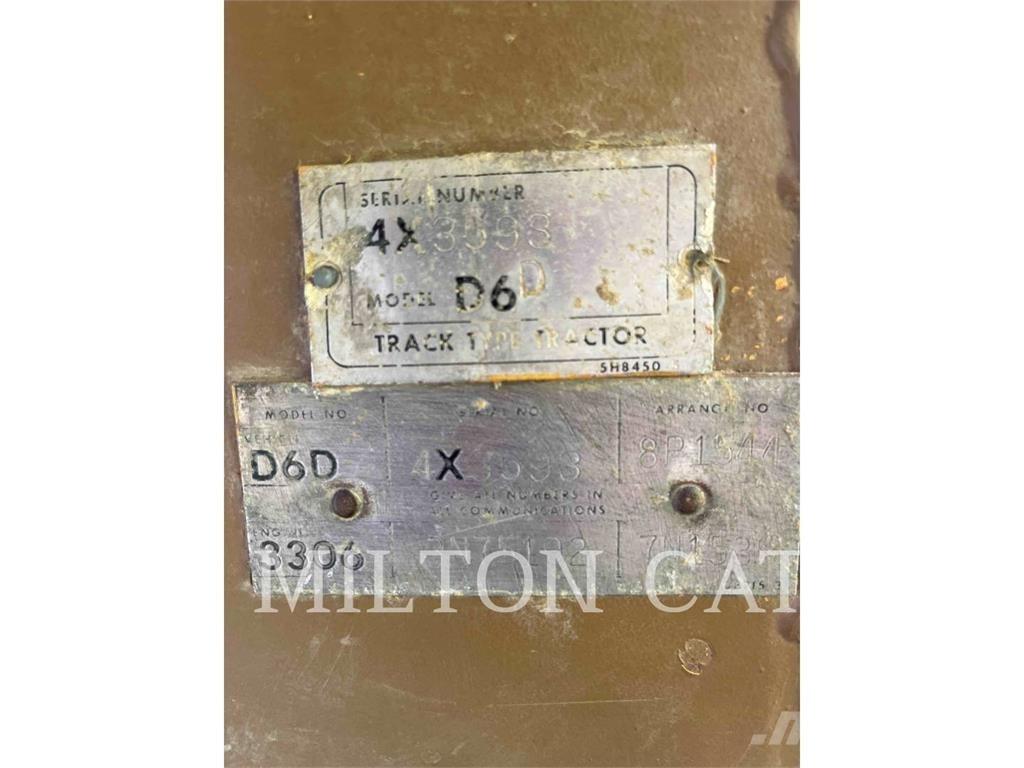 CAT D6D بلدوزرات مجنزرة