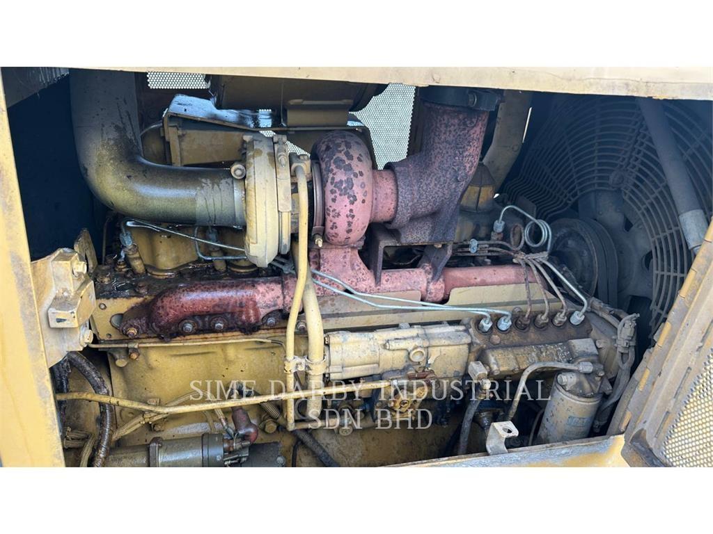CAT D6G بلدوزرات مجنزرة