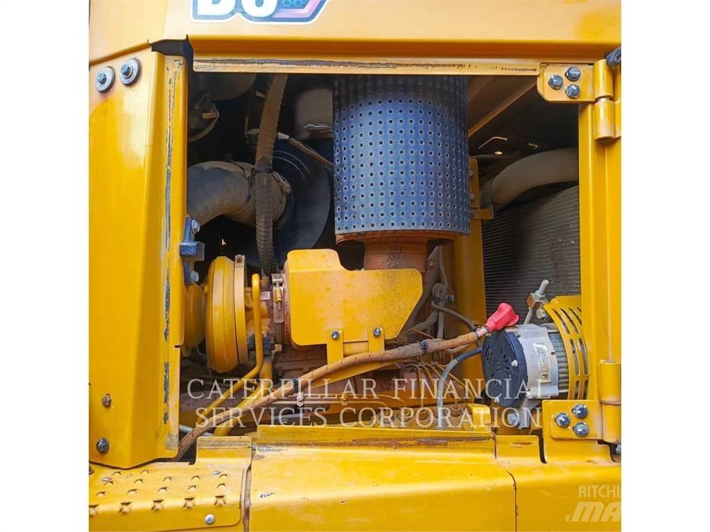 CAT D6GC بلدوزرات مجنزرة