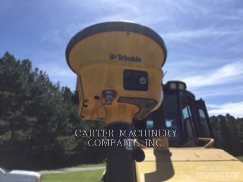 CAT D6K LGP بلدوزرات مجنزرة