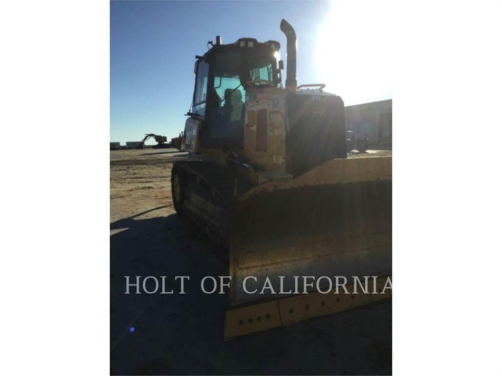 CAT D6K2 بلدوزرات مجنزرة