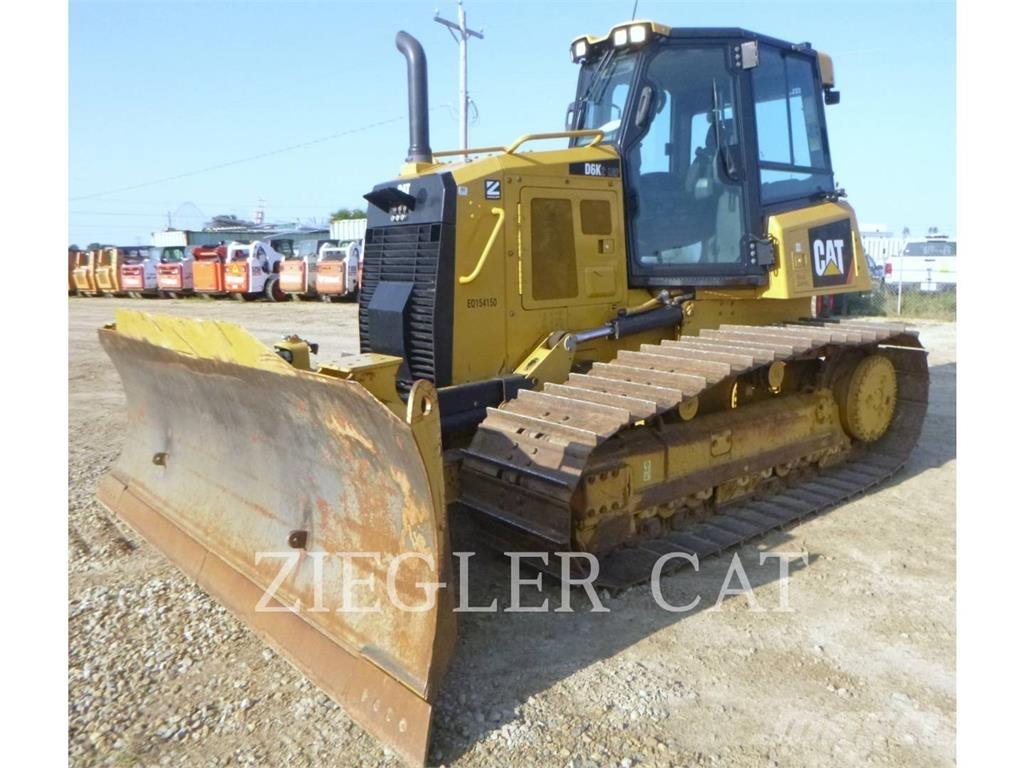CAT D6K2 بلدوزرات مجنزرة